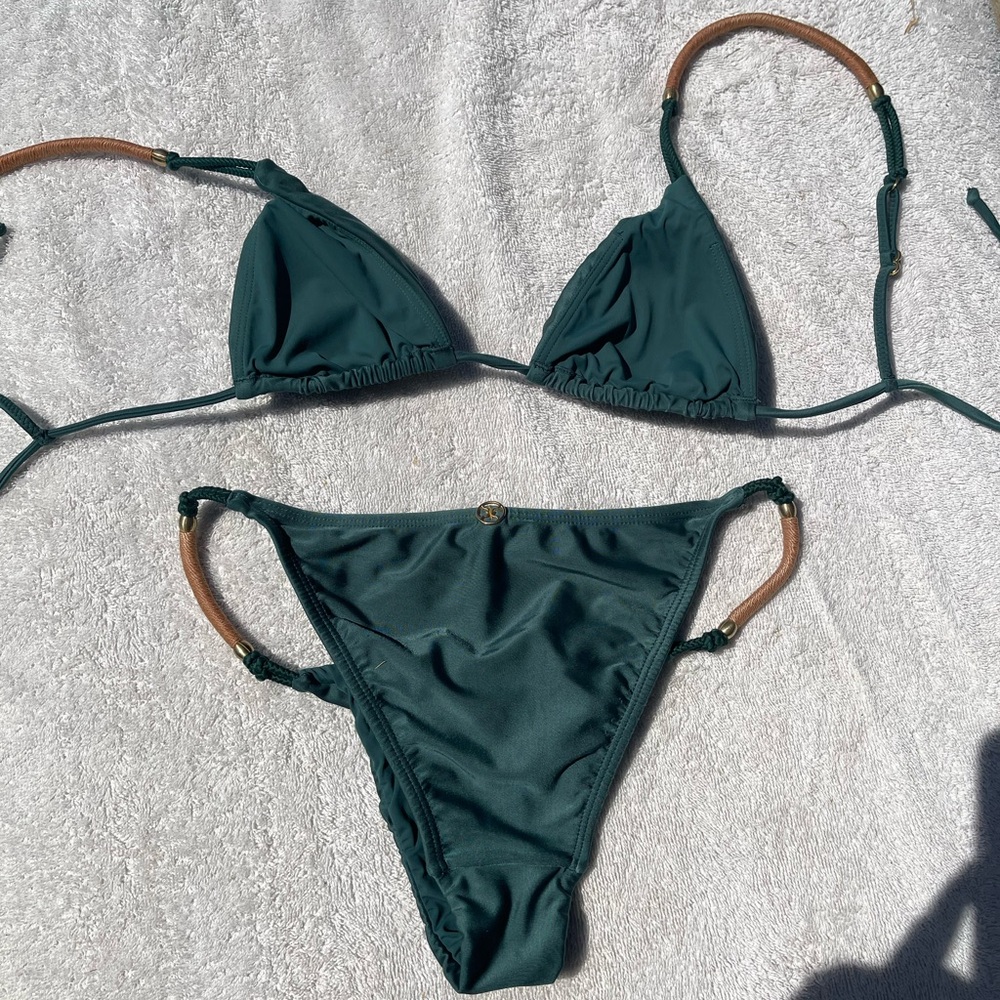 Vix Paula Hermanny green bathing suit